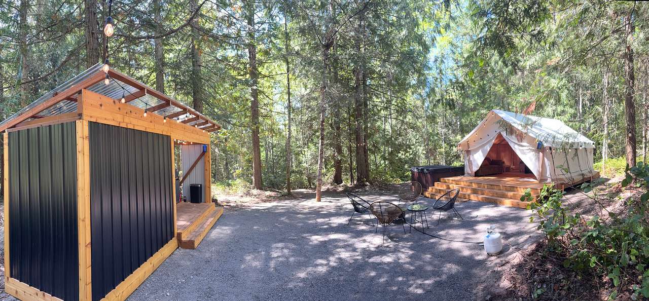 Under the Cedars - Glamping experience w/Hot Tub