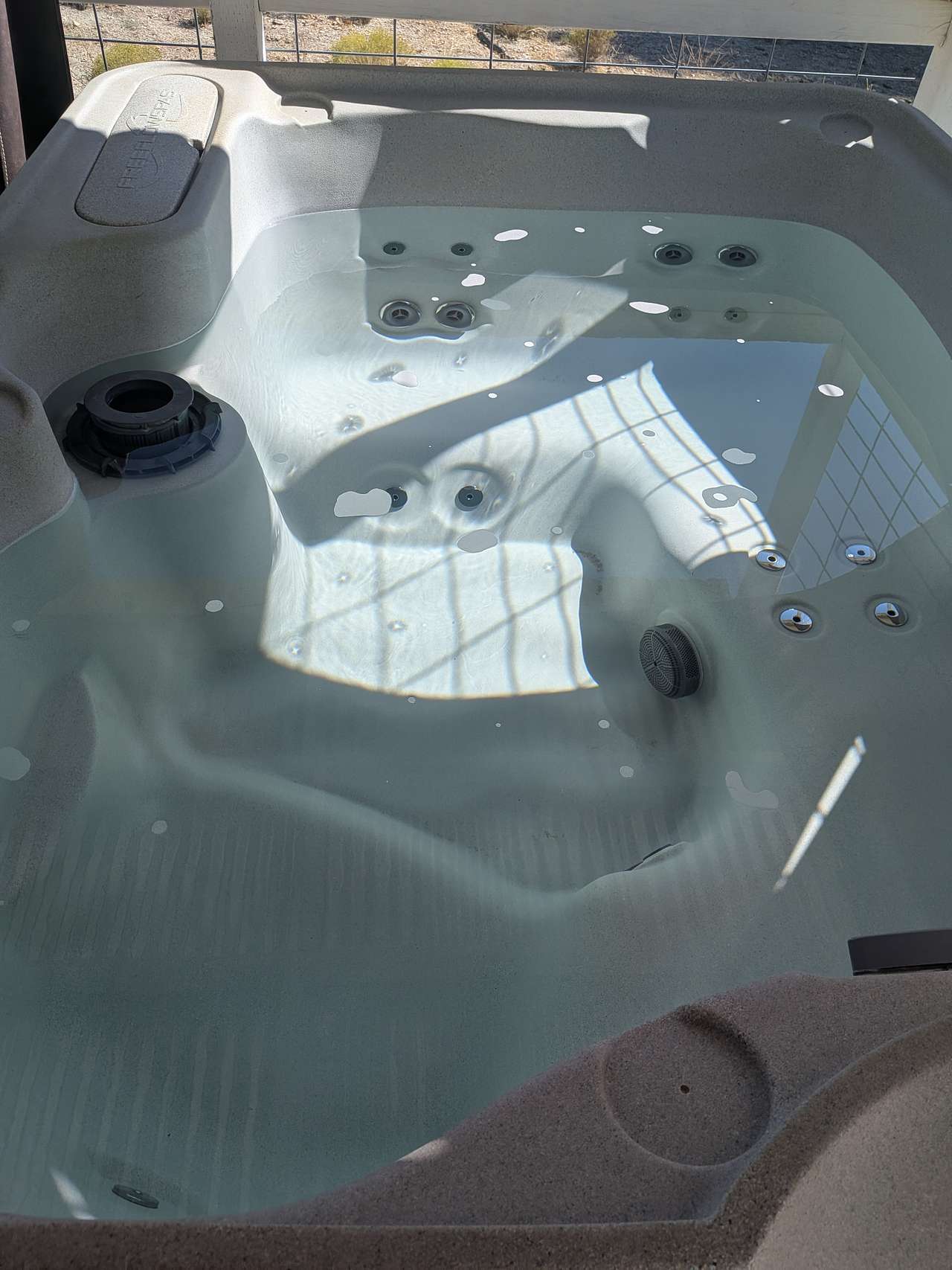 Hot tub 