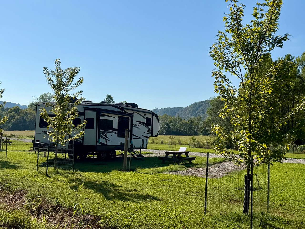 Misty Mornings Arkansas Cabins & RV