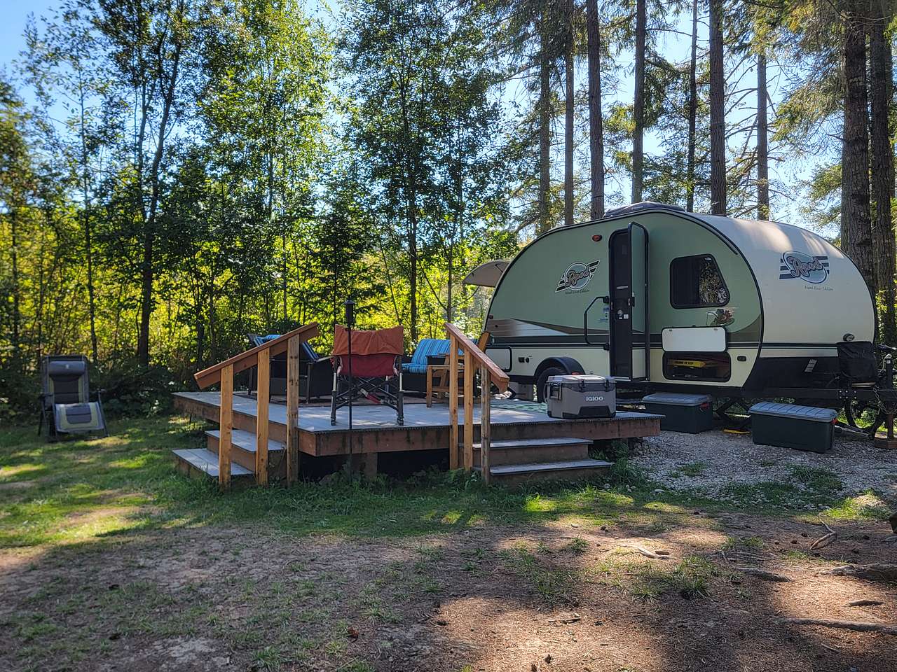 Perfect fit for the rPod. Camper is built for the rutted roads into the site.