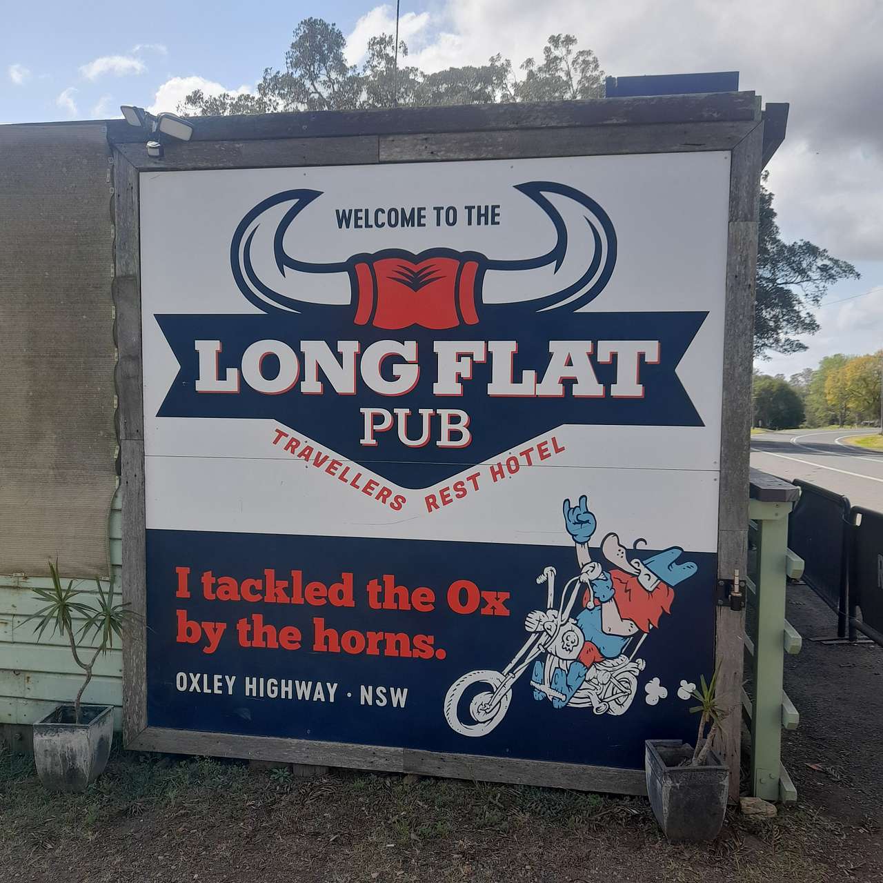 Long Flat Pub Riverside Camping
