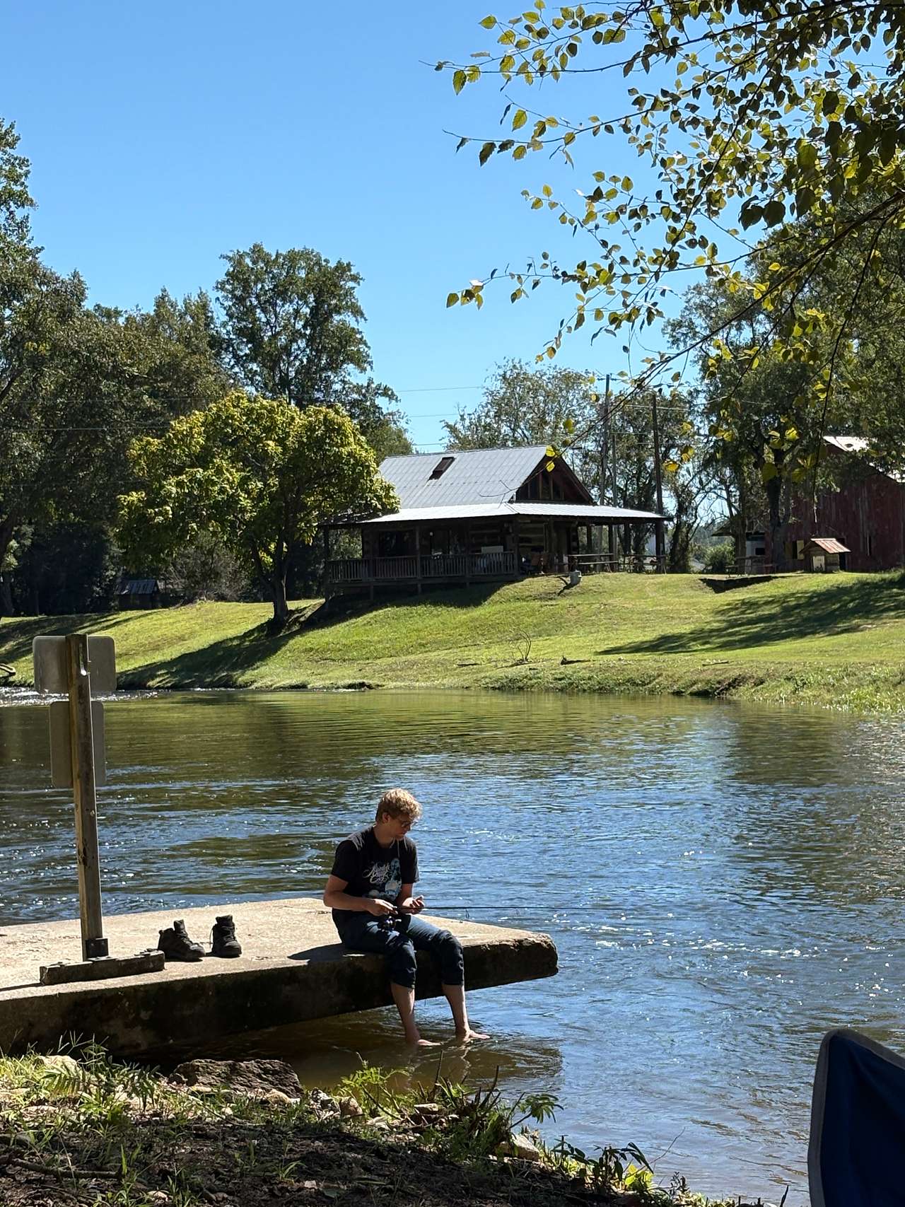 Fishing pad near the rapids