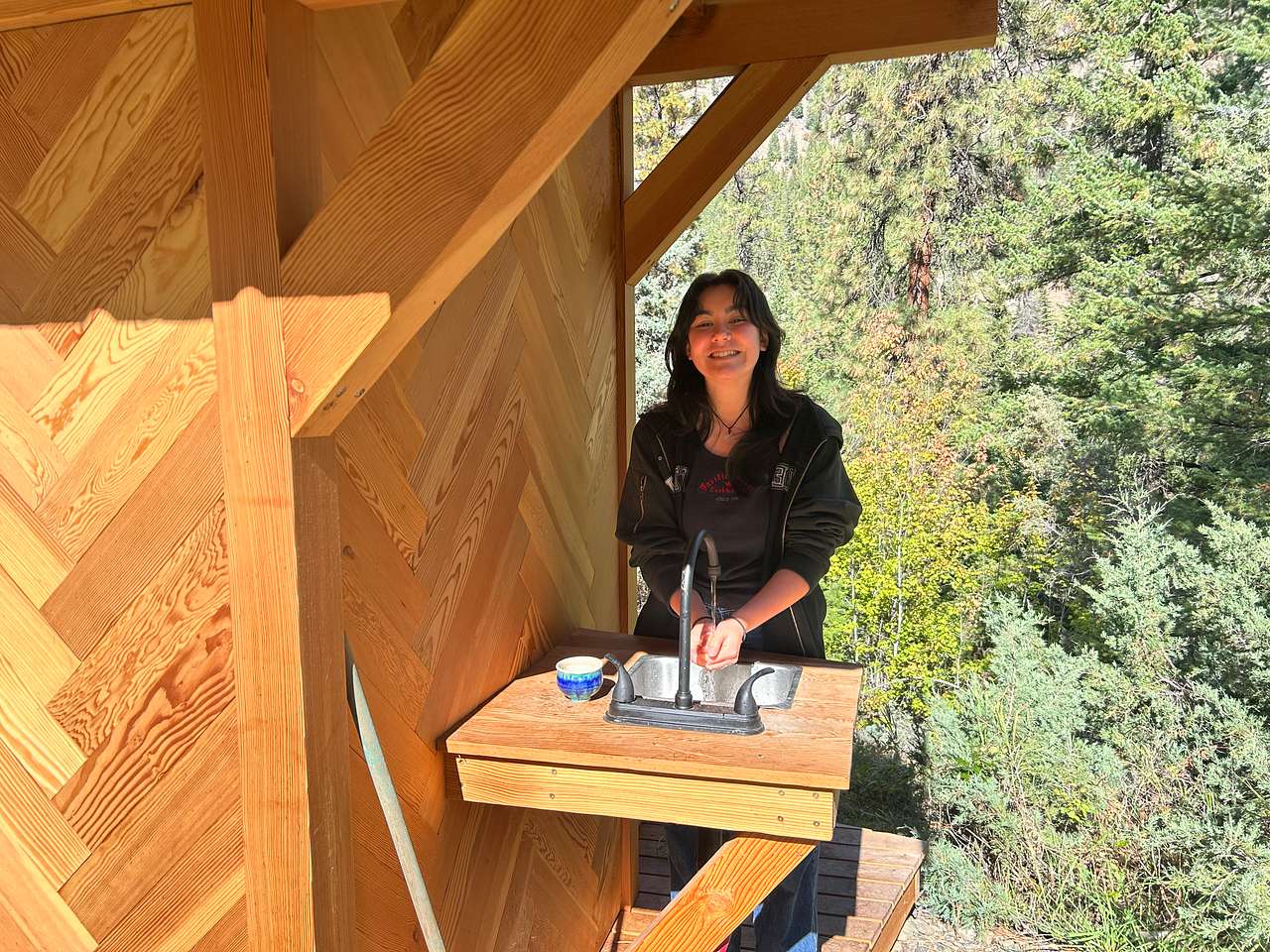 Deep Mountain Sea Cabin