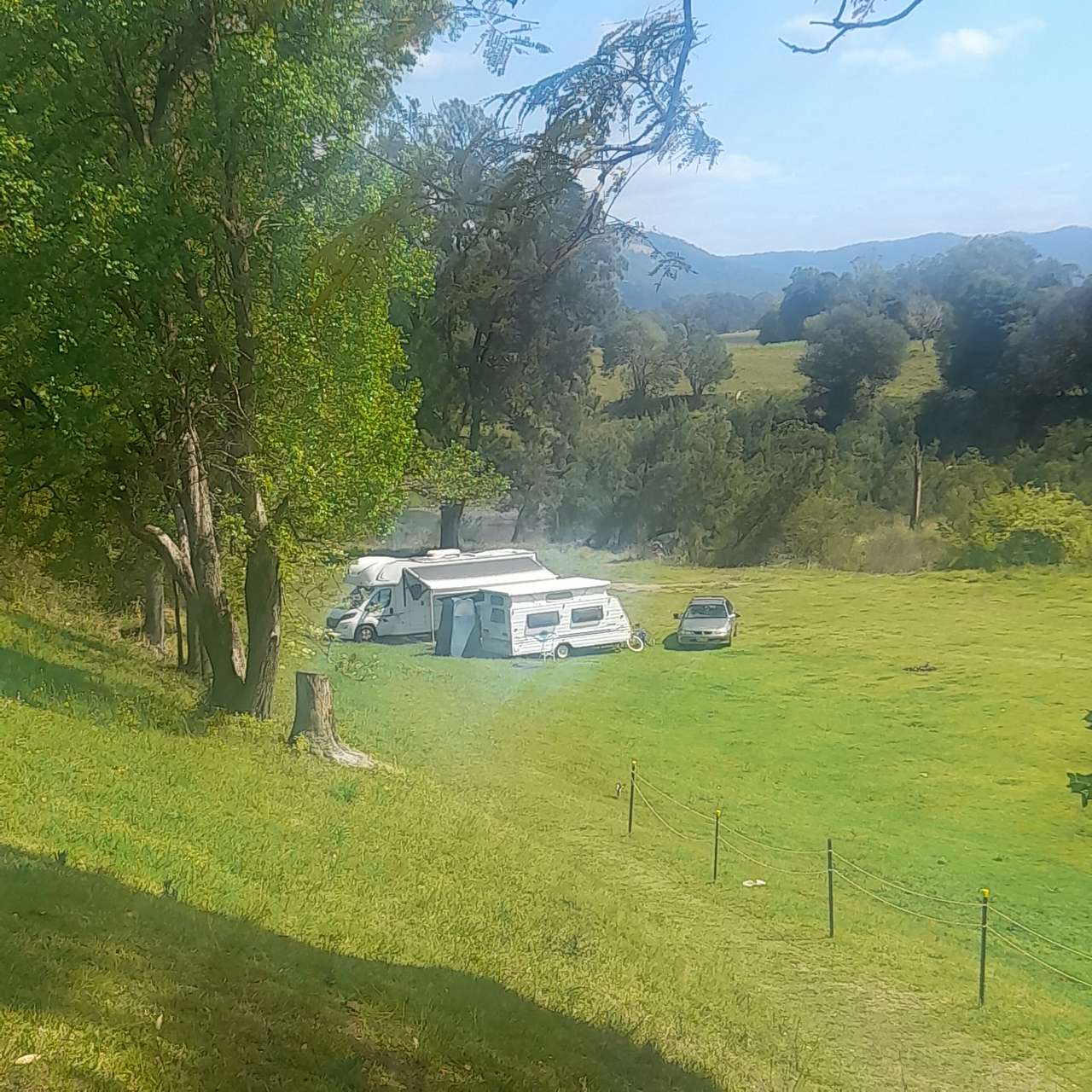 Long Flat Pub Riverside Camping