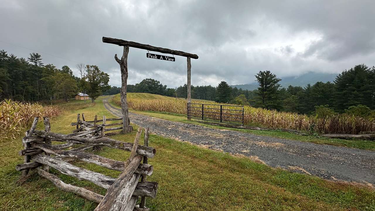 Peak A View Farm & Camp