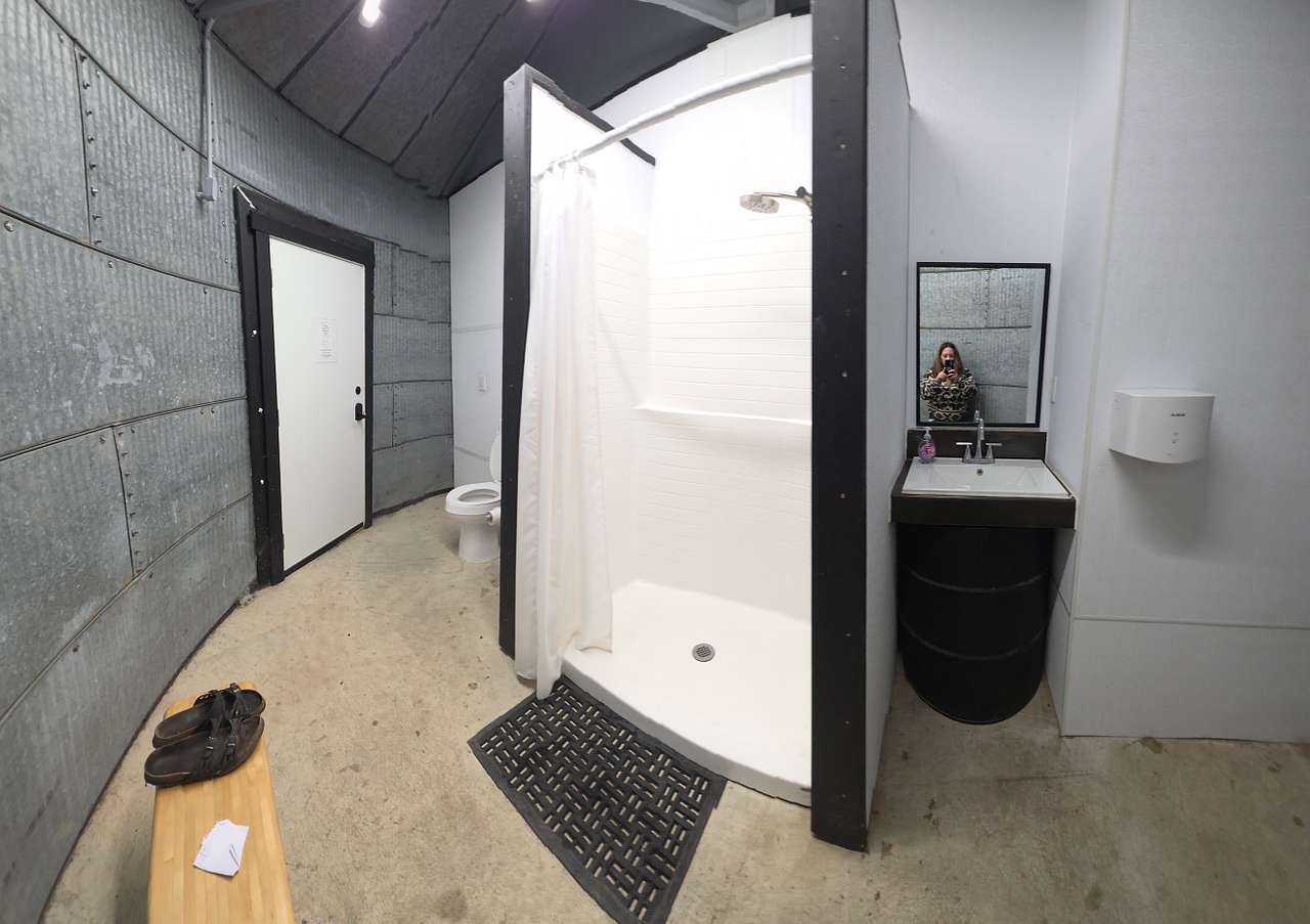 Big ole bathroom