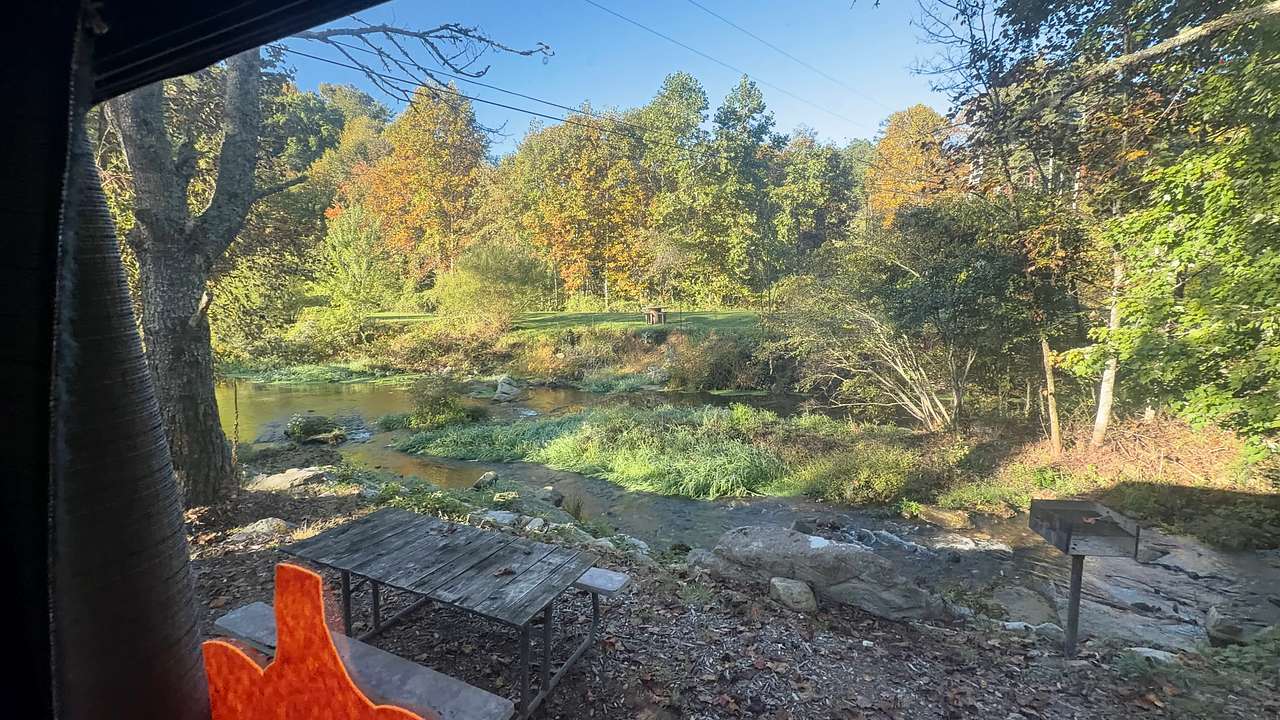 At the Ridge Camp-Riverside Escapes