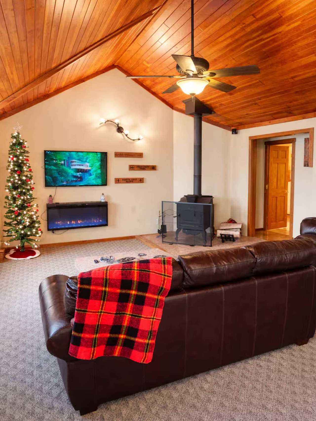 View amenities photos of Mountain Getaway- DRY RV SPOT/2bdrm CABIN/3bdrm CABIN