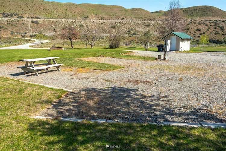 Kountry Riverside Hideaway