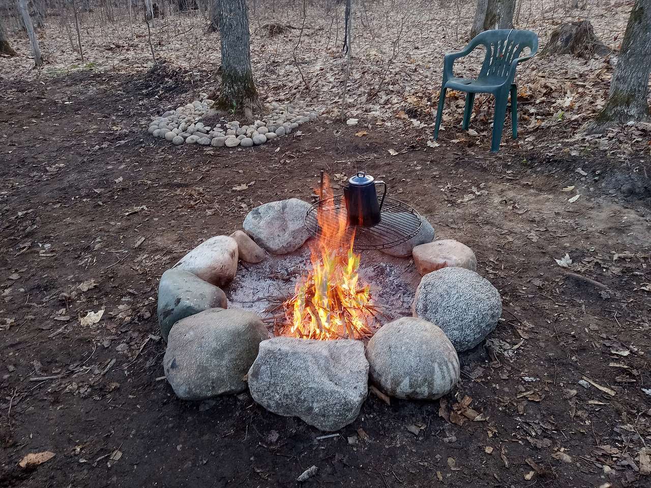 Cooking grates at each site.
