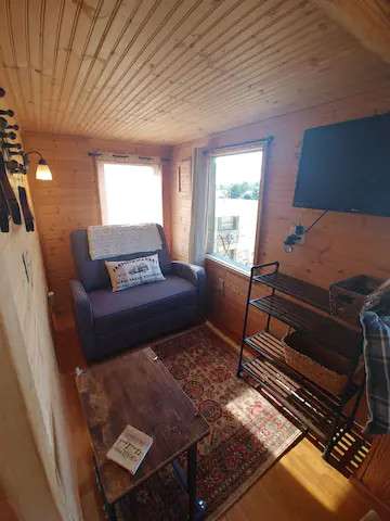 Blackwater Tiny Cabin on Snakehead