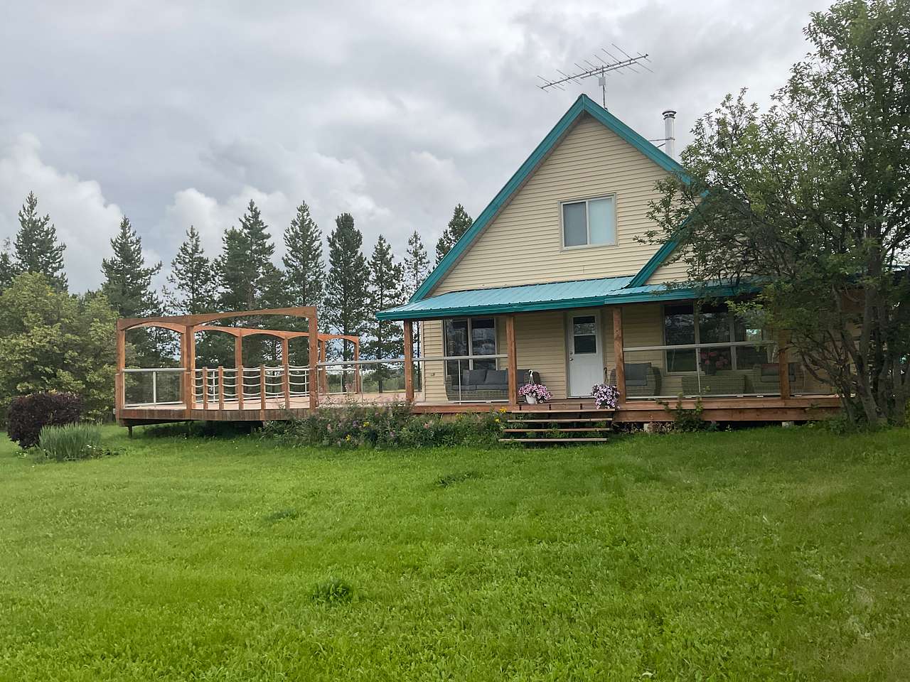 Labyrinth Lake Lodge