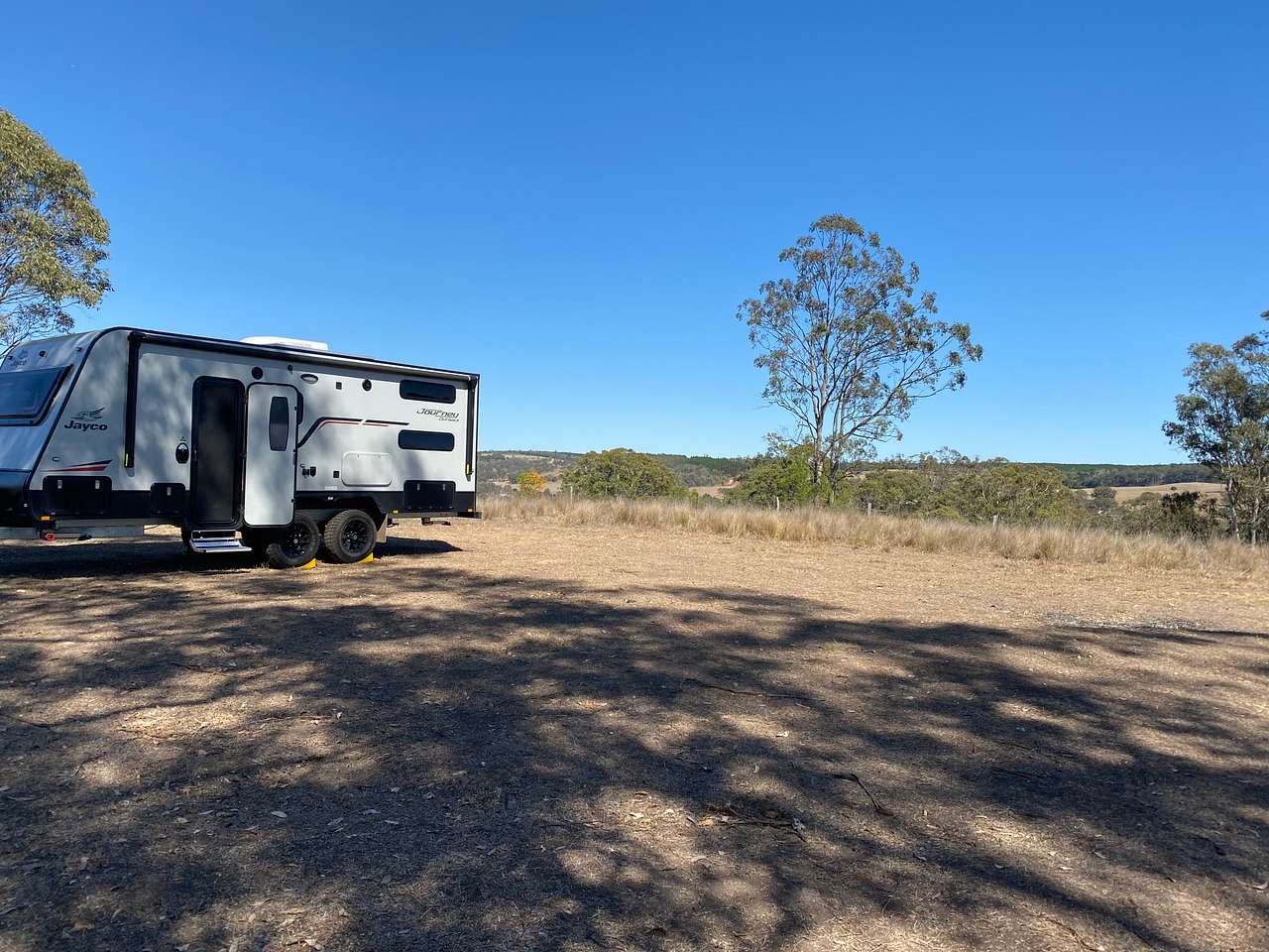 Empty Pockets creek-side Farm Stay
