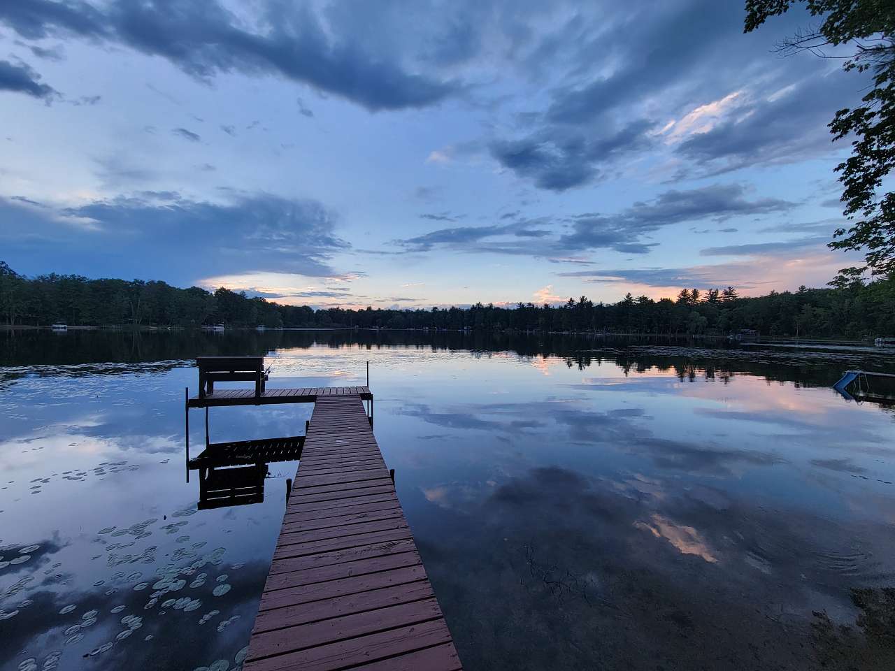 Lake Log Cabin