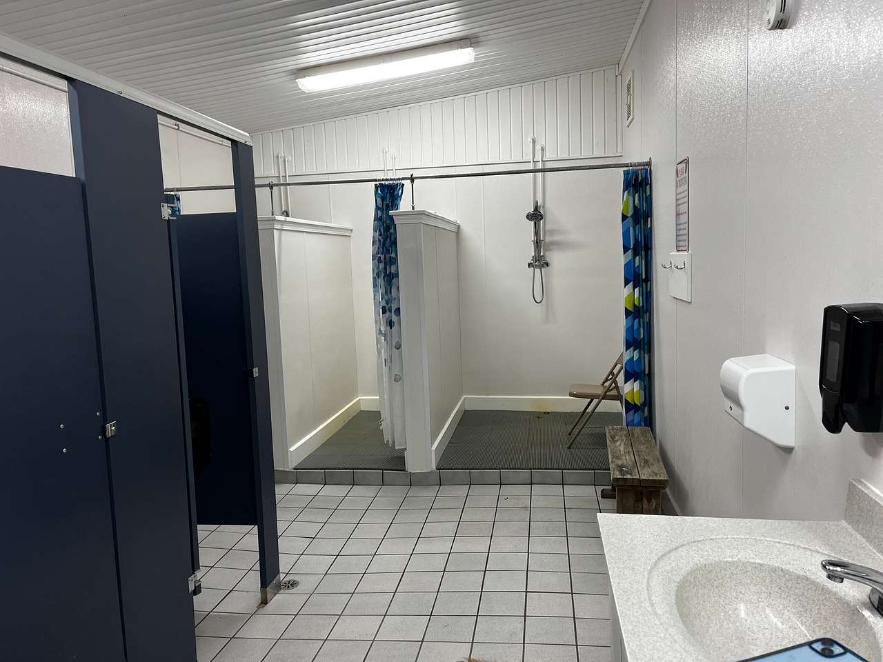 clean bathrooms with good shower pressure and hot water 