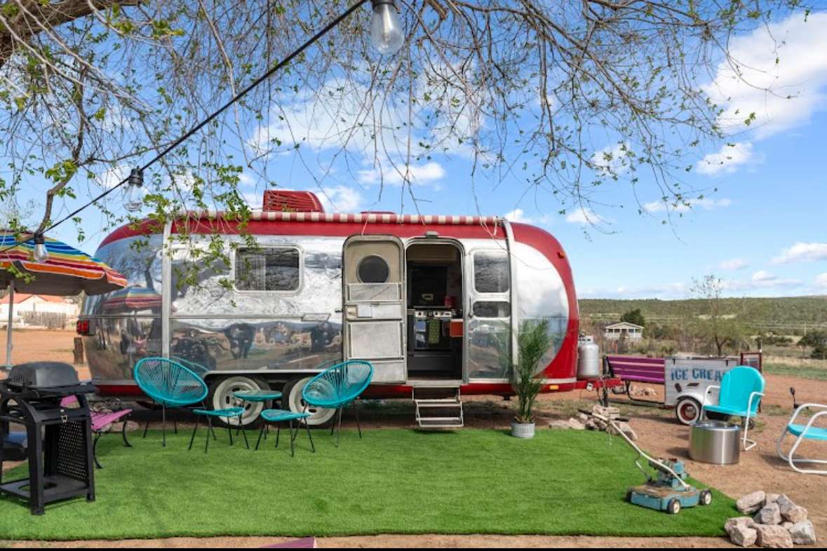 Starlite Vintage Resort