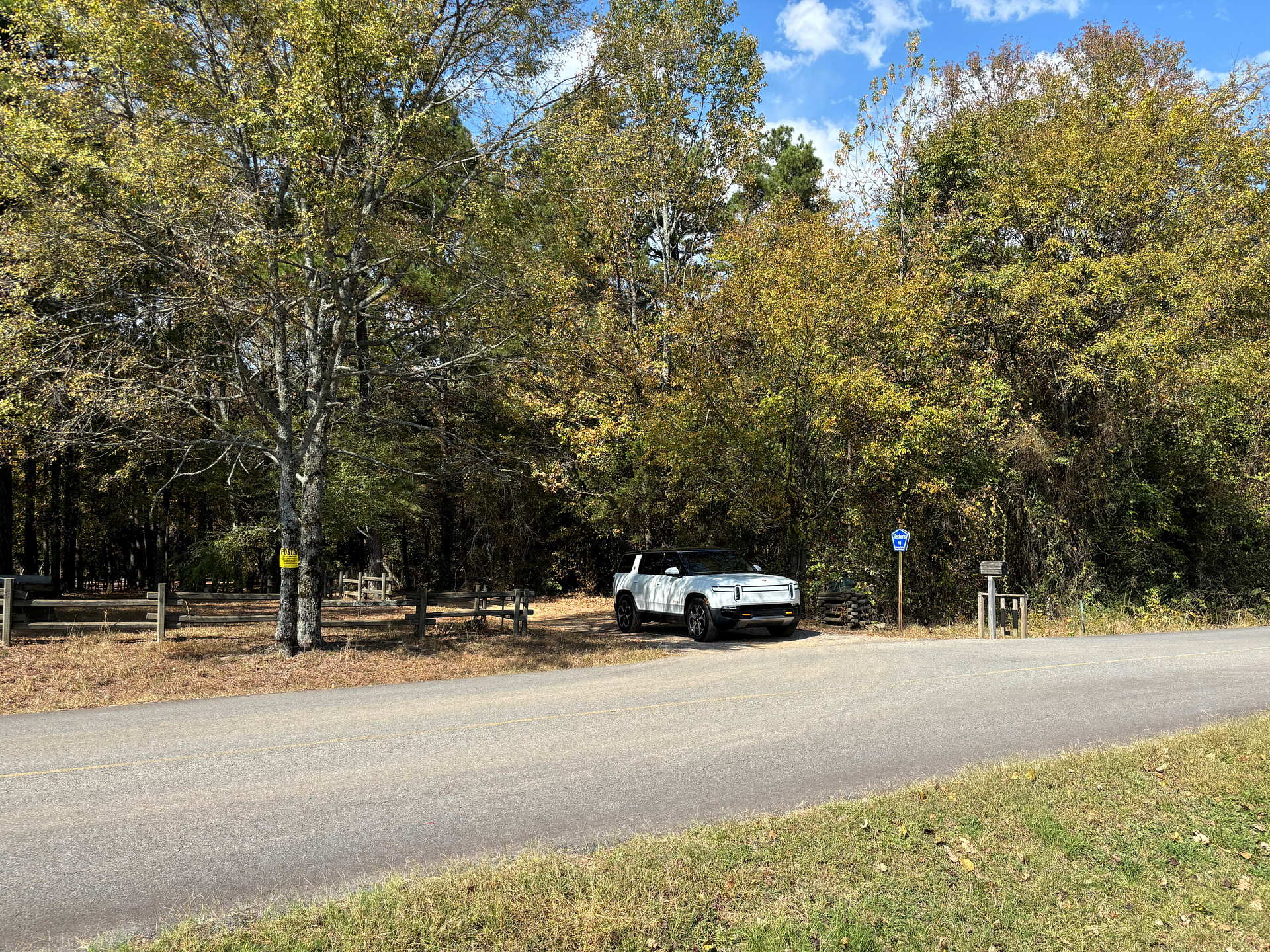 This is 10/2024 photo of the corner of Jones Lane and Stephens Road.  Turn West on Stephens Road and follow to the end past first house on Left.