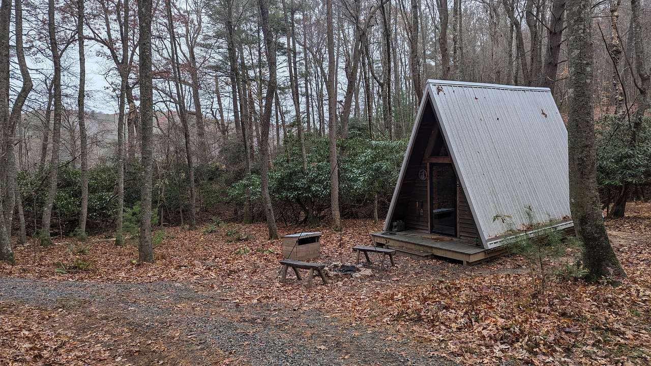 FoxDen by Heartwood Farm and Cabins