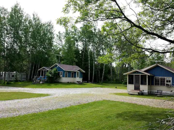 Lake Lane Cottages & Camper
