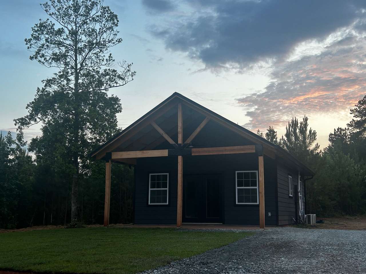 M and R Cabins