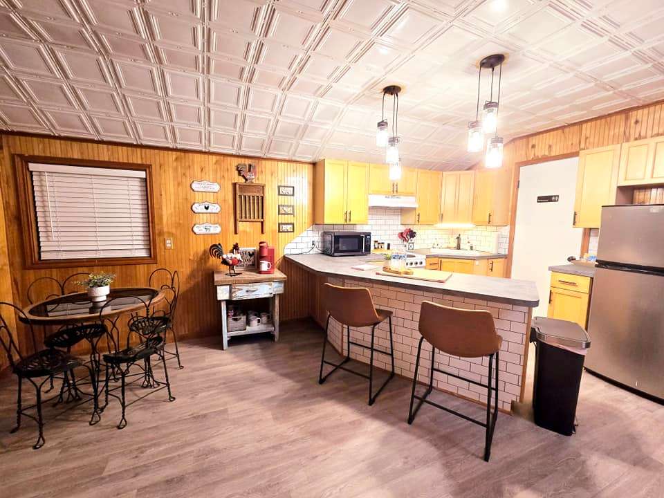 Rustic Retreat near Lake O the Pine