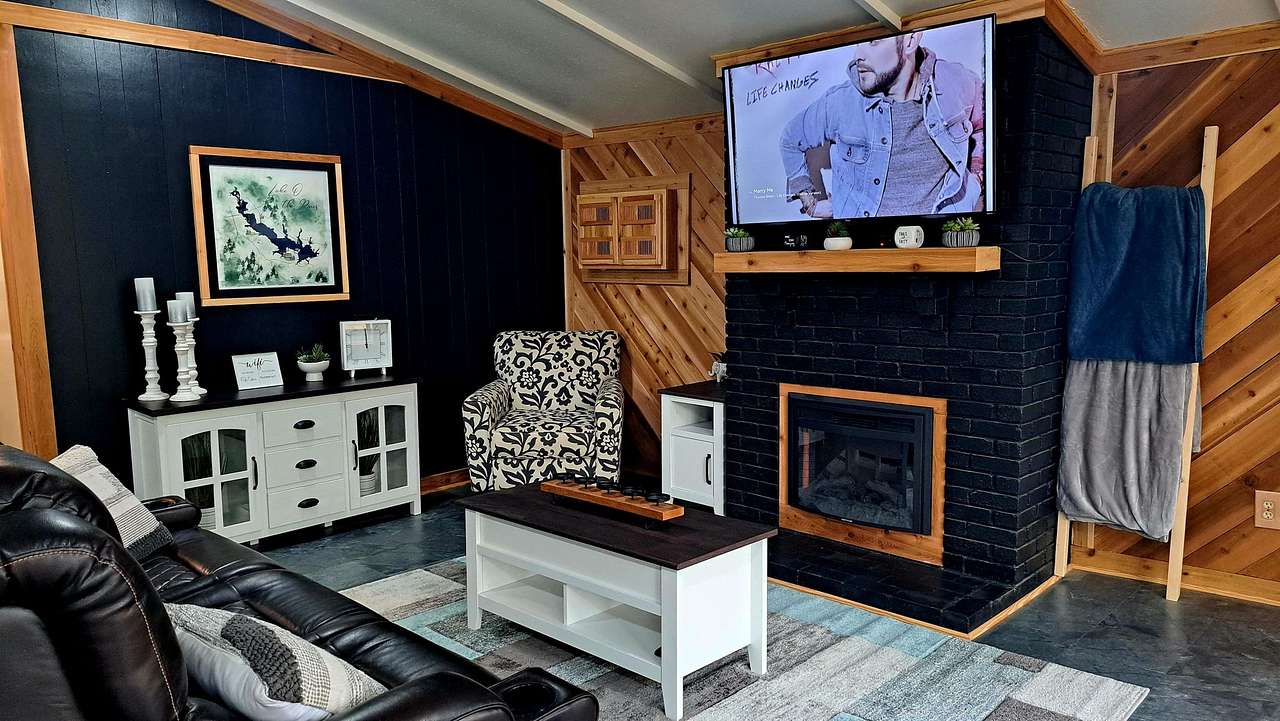 Fish Cabin at the Pines