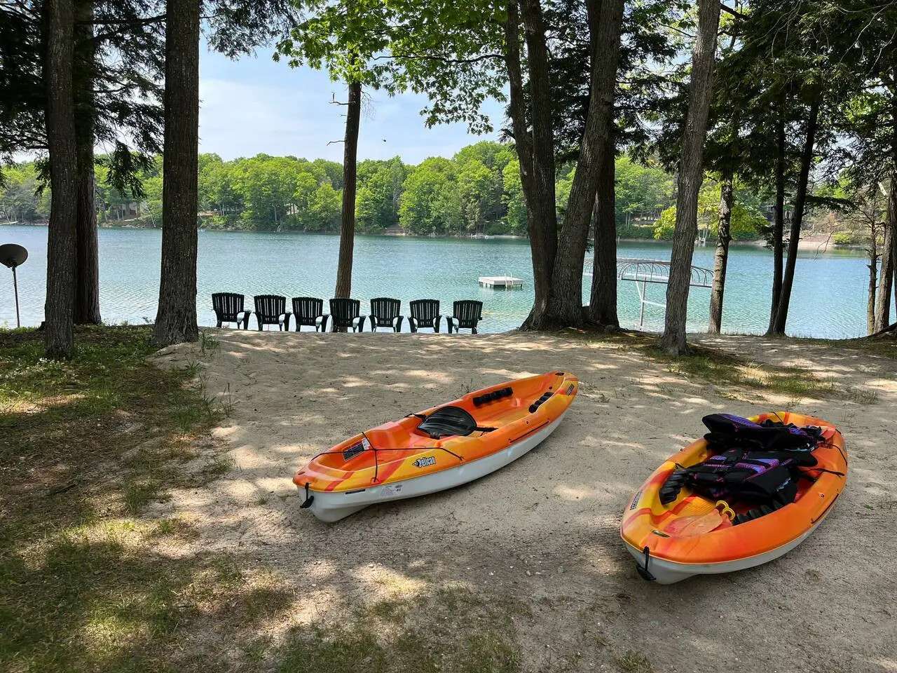 Lakeside Getaway On Dixon Lake