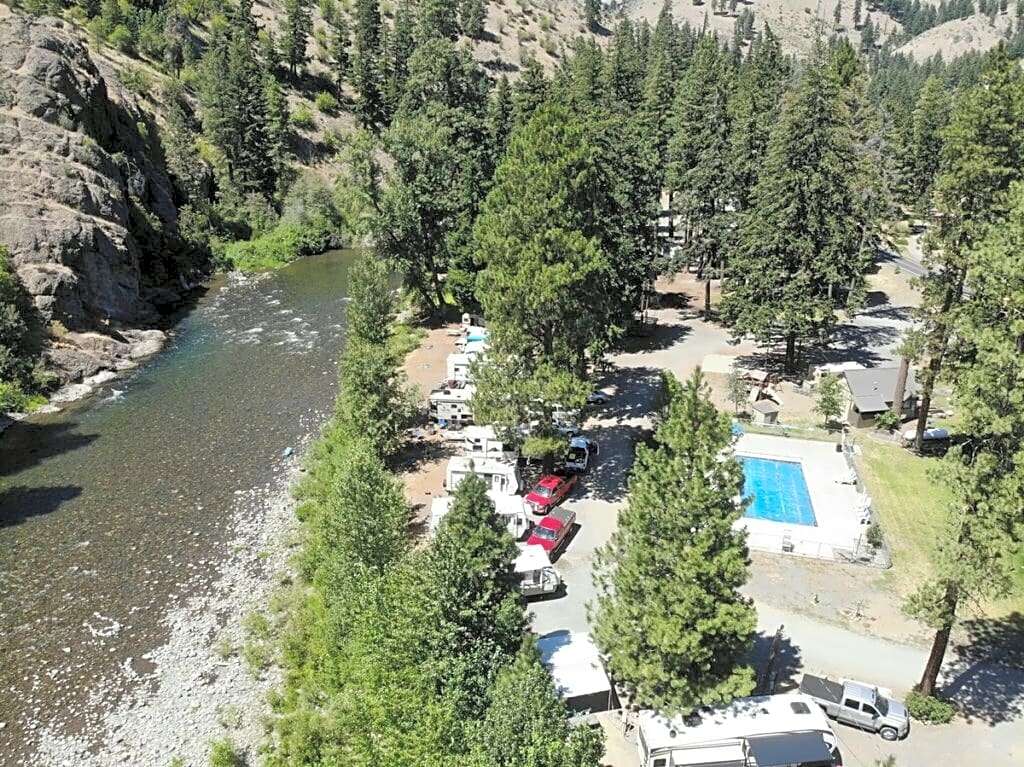 Squaw Rock RV Resort