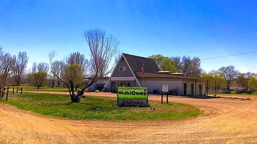 iCamp Green River