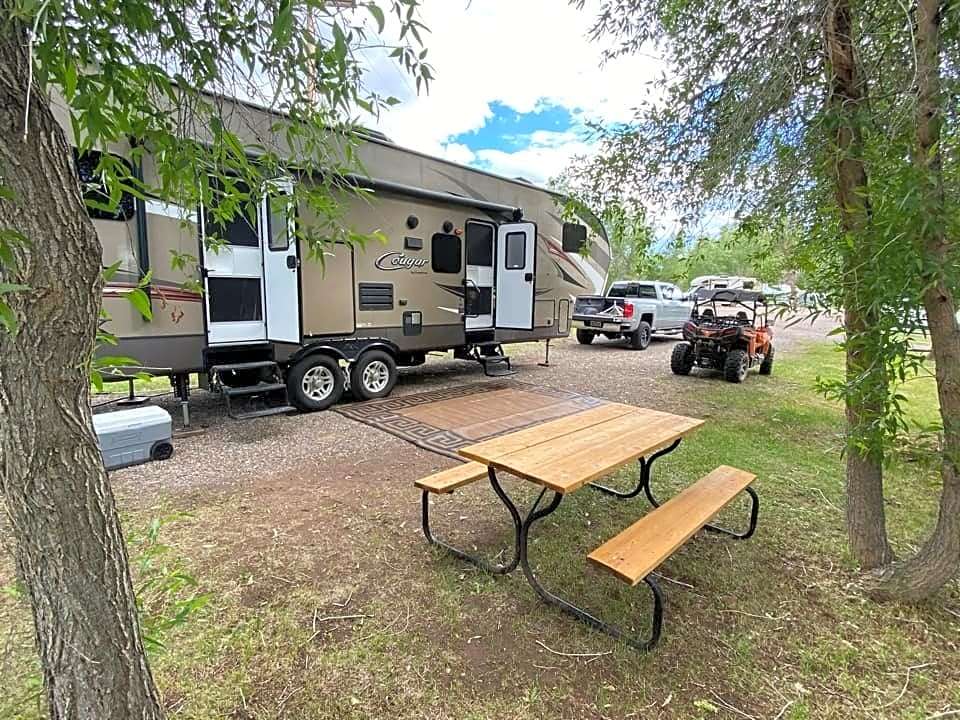 Riverbend RV Park & Cabins