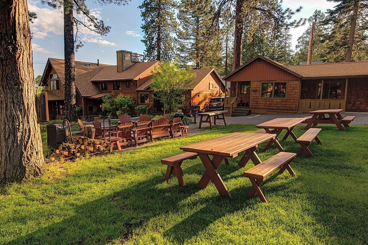 Cedar Glen Lodge