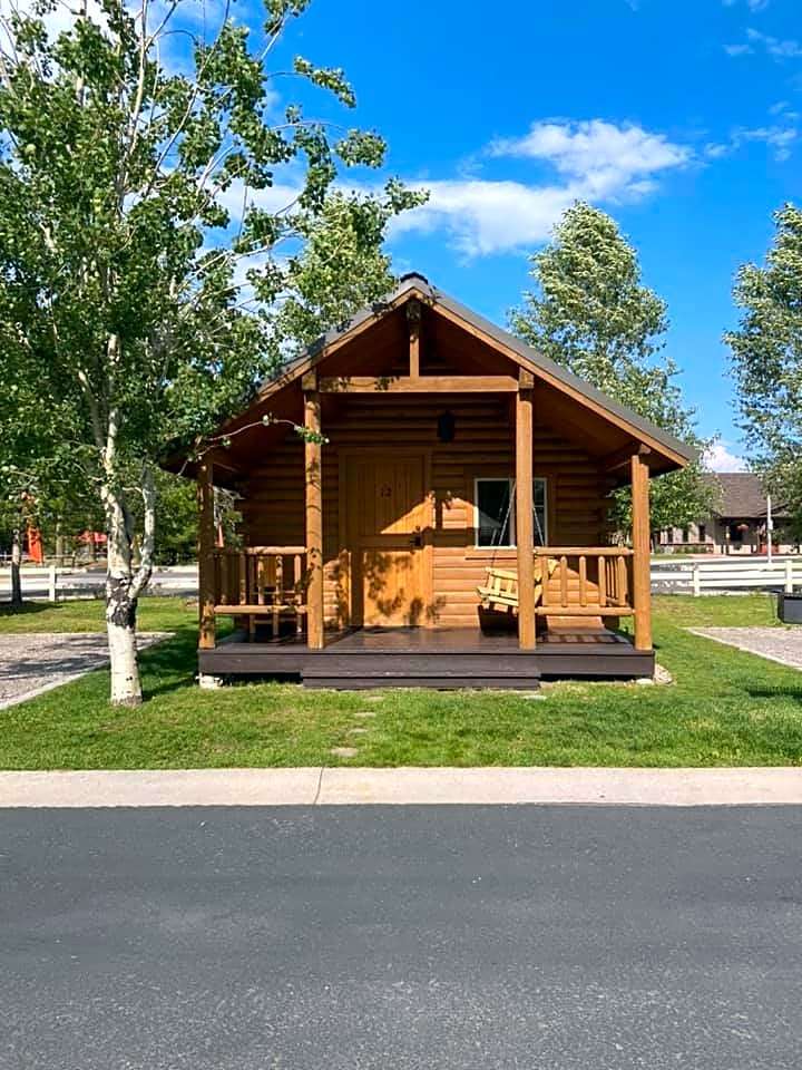 Yellowstone Grizzly RV Park and Cabins