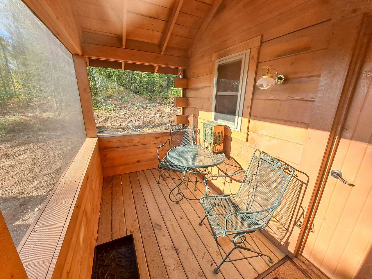Points Unknown Tiny Tuloon Cabin