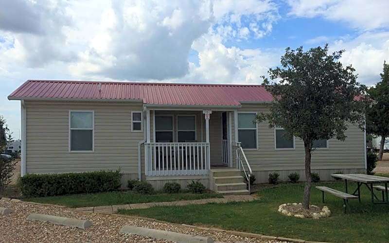 Cottage (2 bedroom - 1 bath)