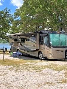 Waterfront Full Hook-up (50 Amp)