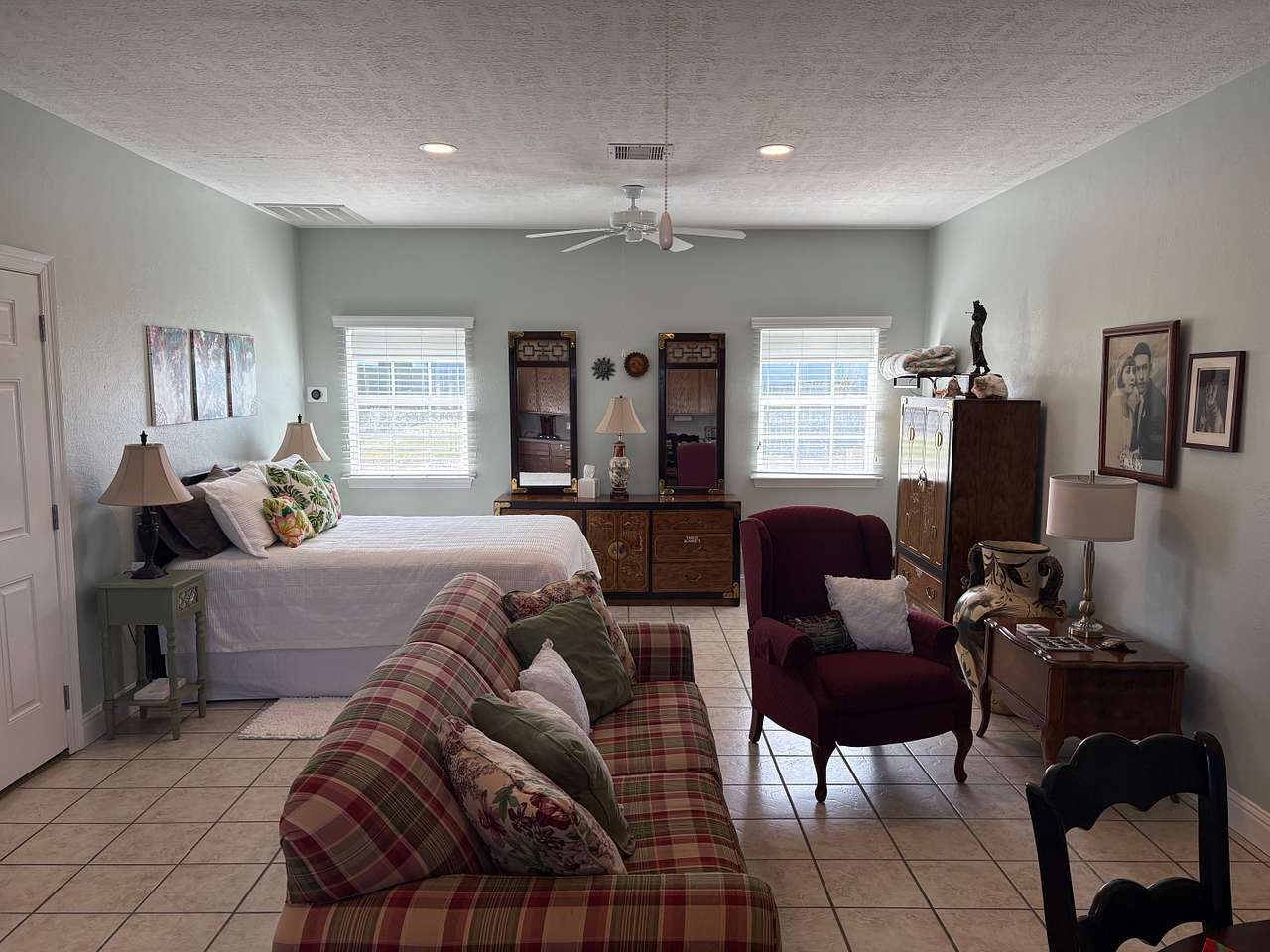 Barefoot Bungalow And RV Spot