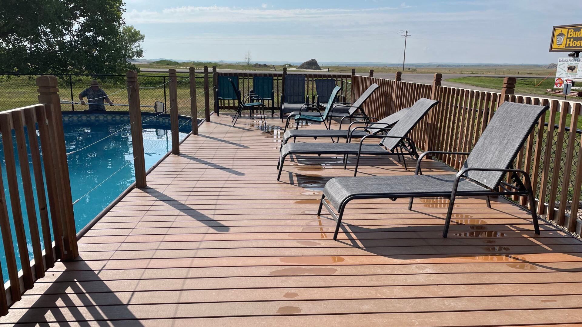 Badlands Hotel & Campground