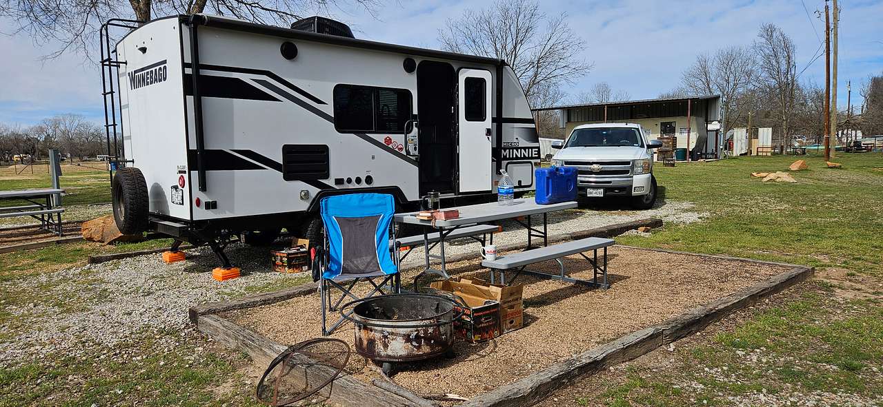 Creekside Brazos Rock Camp & Kayak