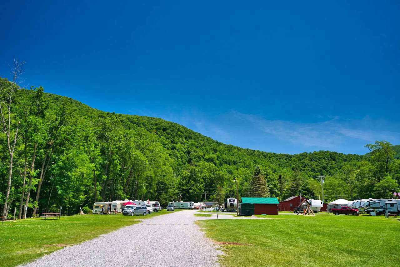 Revelle's River Resort