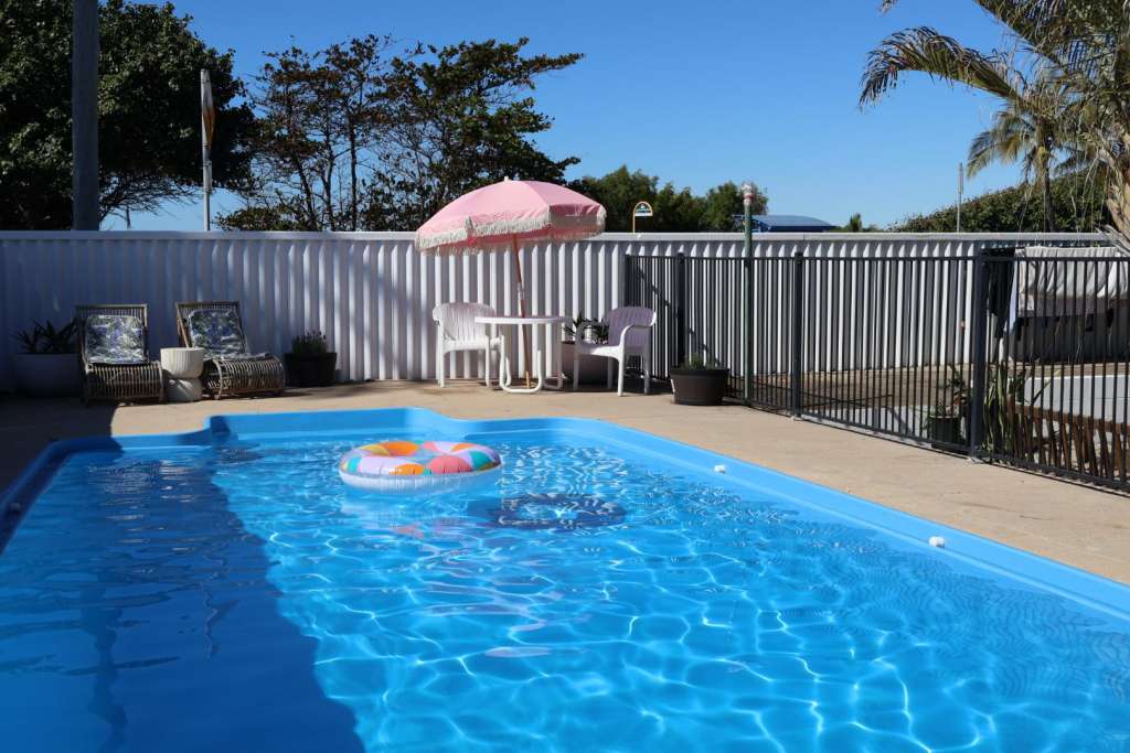 Rose Bay Beach Caravan Bowen