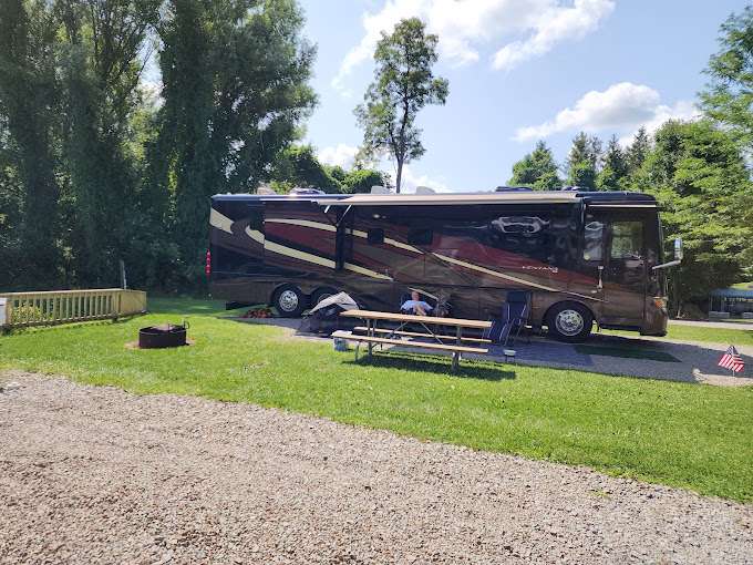 Pine Cove Beach Club & RV Resort