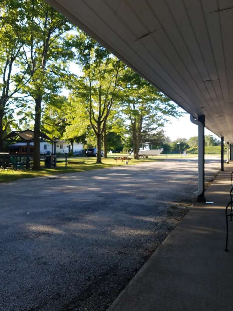 White Caps Motel and RV Park