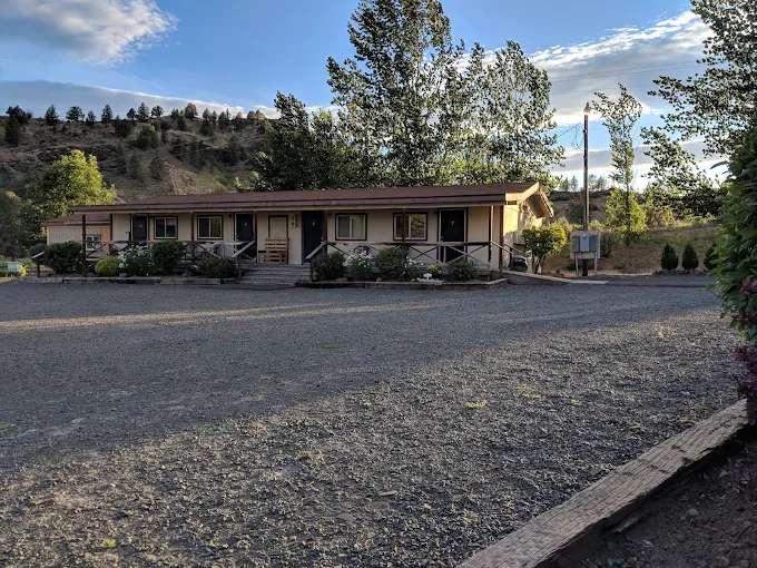 Monument Motel and RV Park