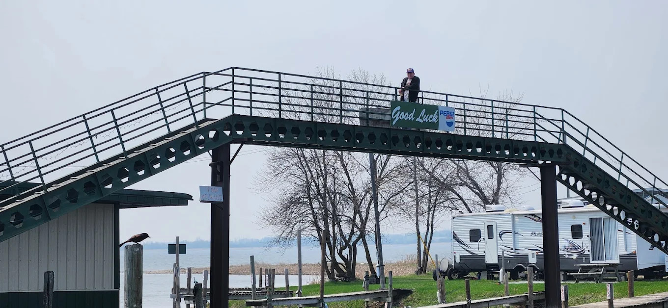 Springsteel Resort & Marina