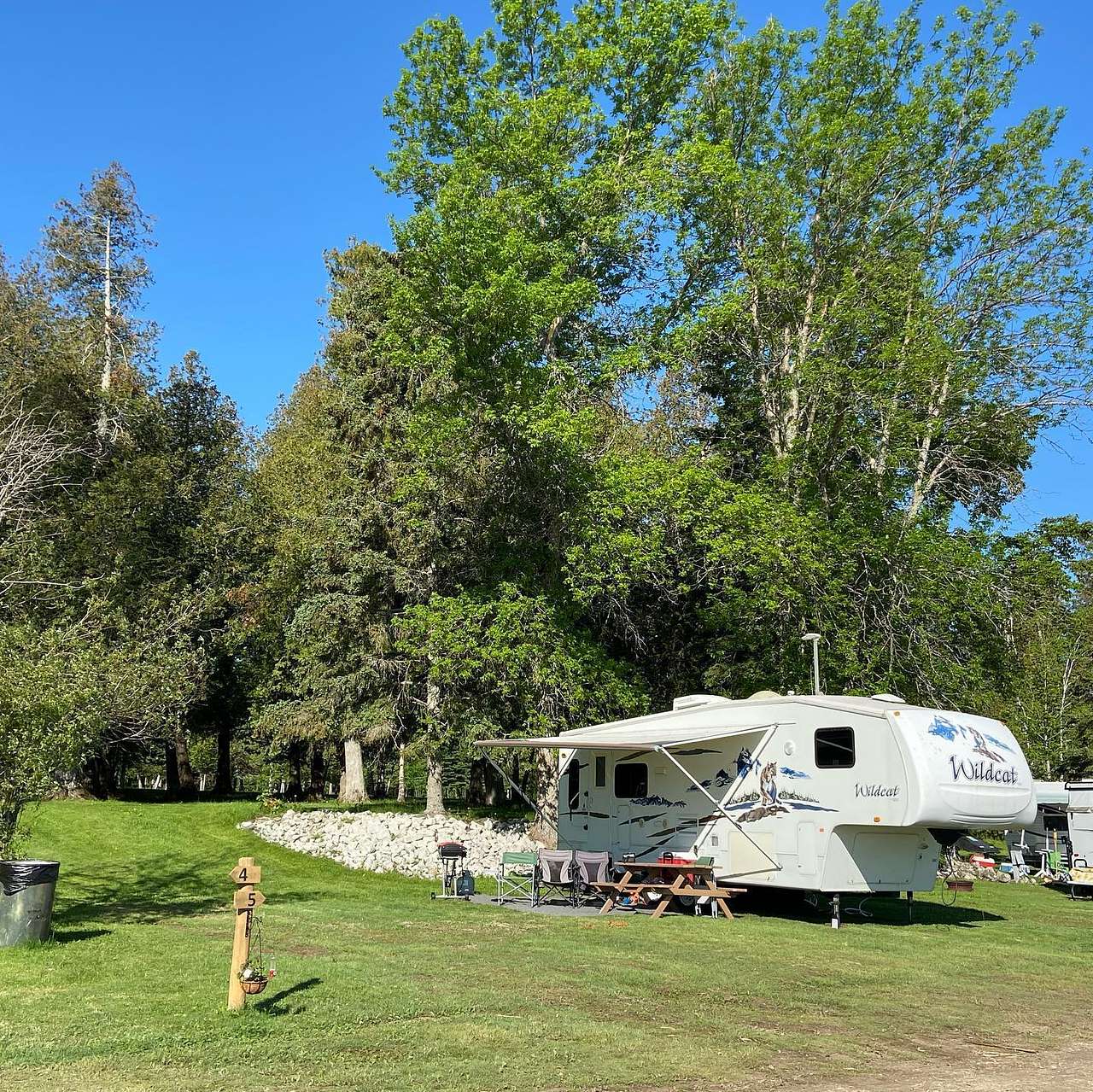 Dan's Resort