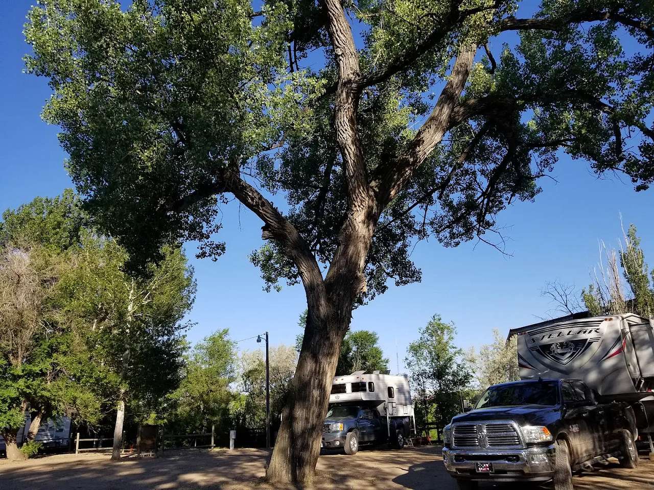 Edgewater Inn And RV Park