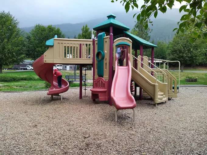 Howard Miller Steelhead Park