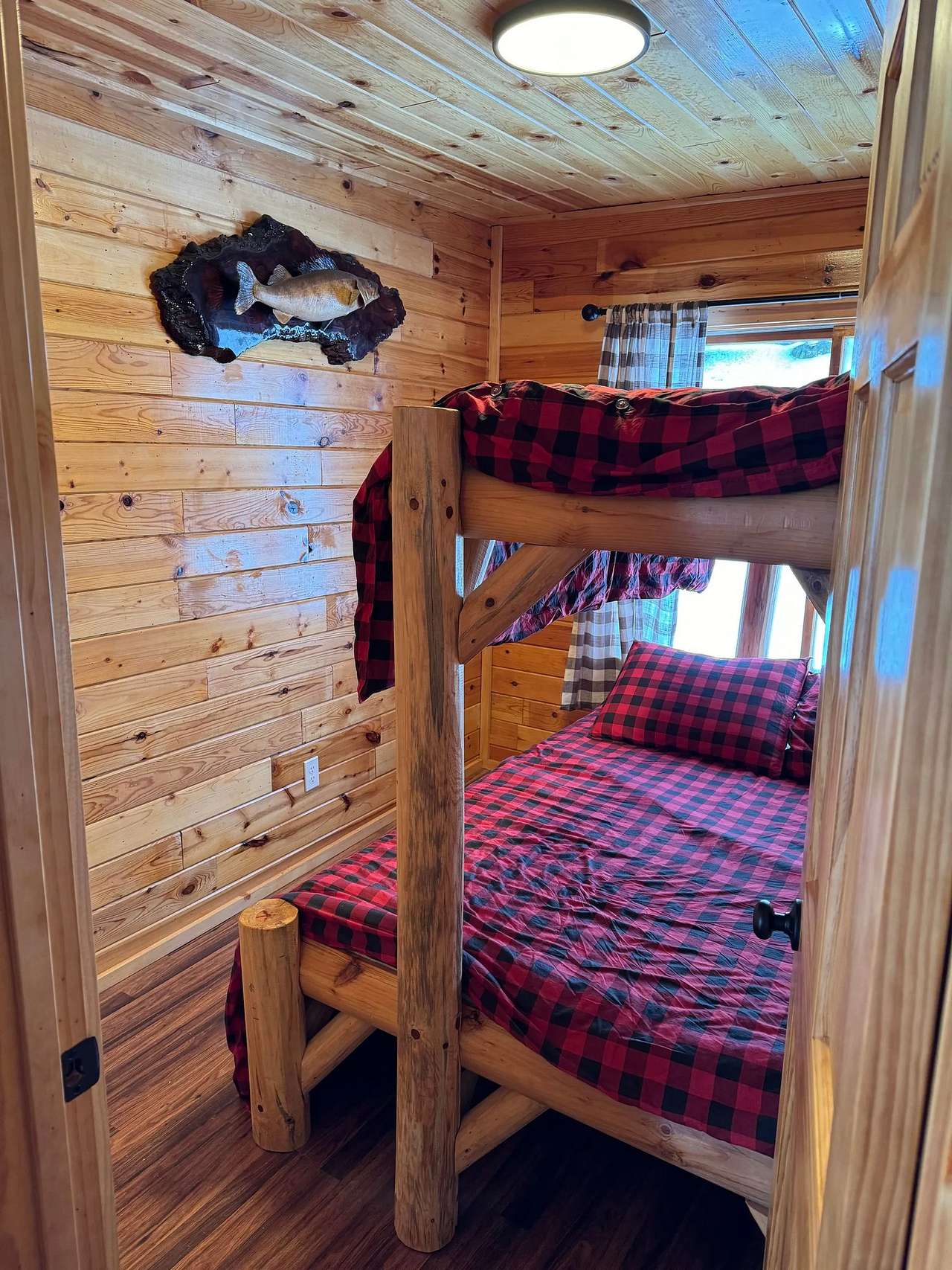 Lake View Lodge