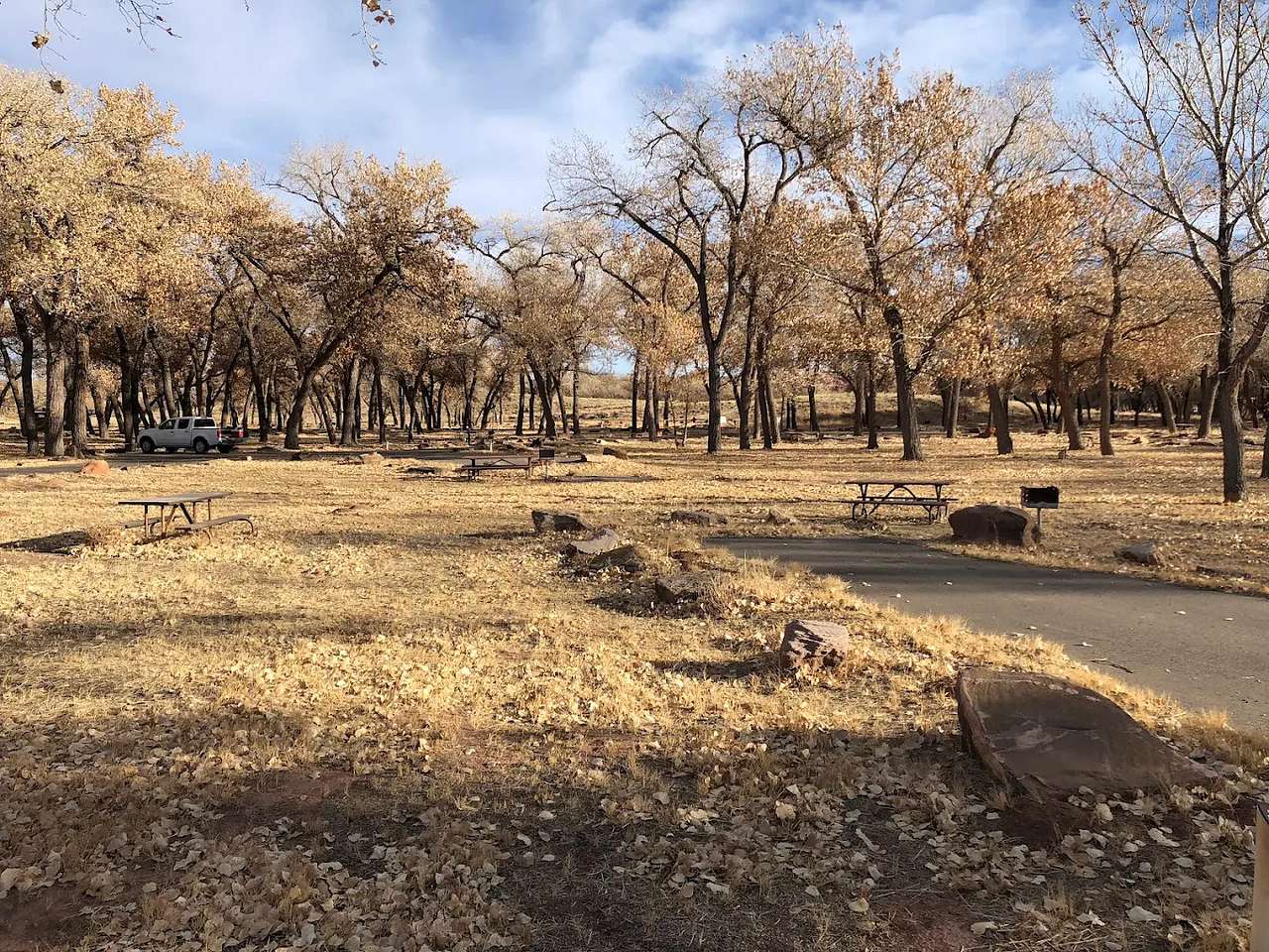 Tséyi' Diné Heritage Area - Cottonwood Campground at Canyon De Chelly
