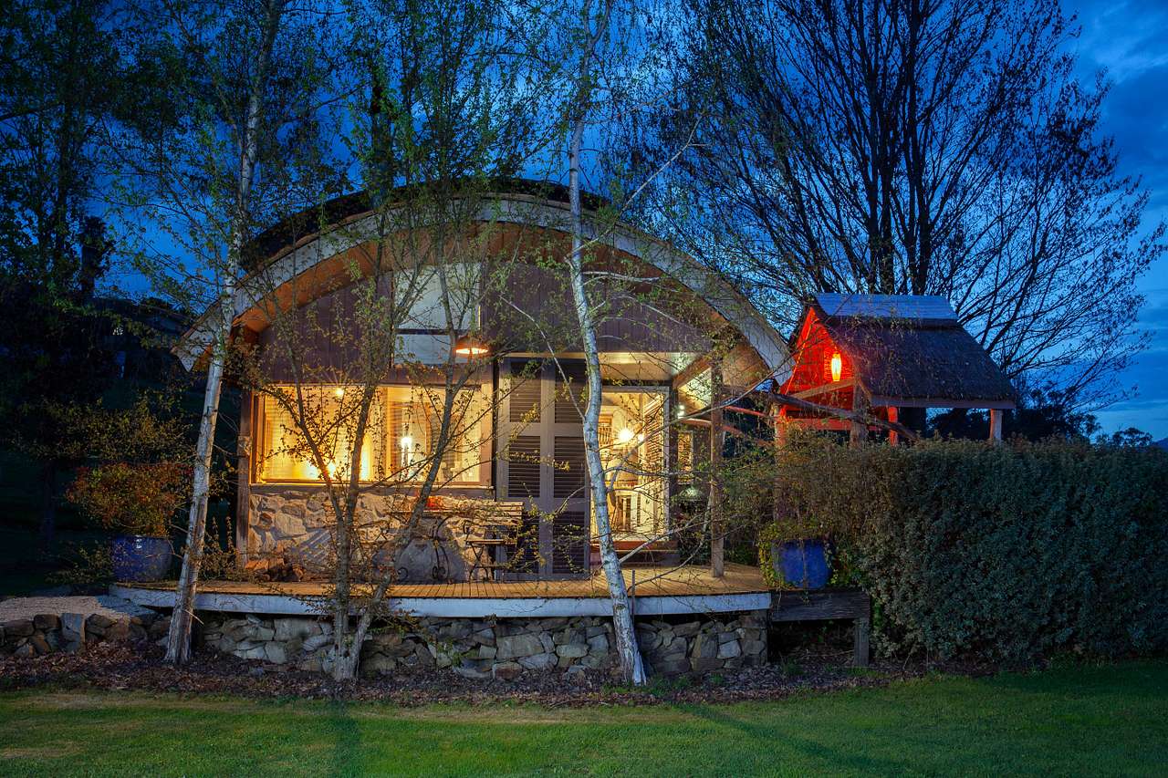 Snowgum chalet with balcony spa